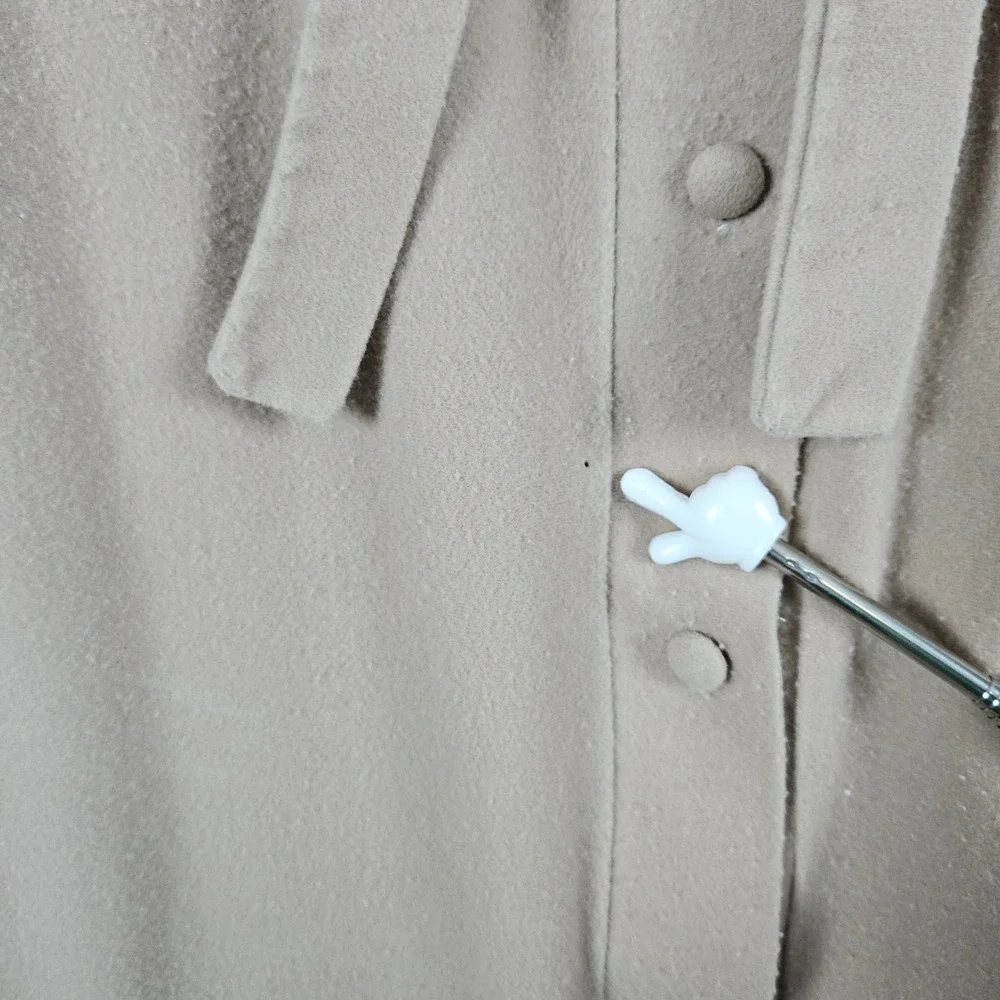 Rutledge Vintage Beige Button Front Lounge Robe Long Sleeve Pleated Size M FLAWS